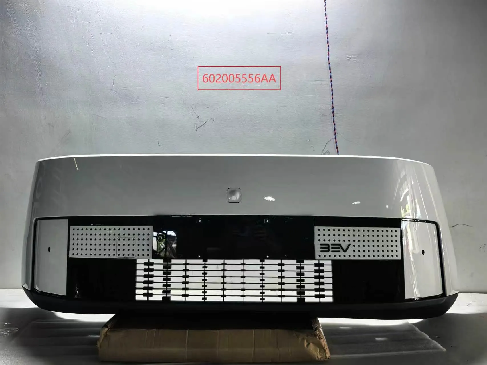 BEV front bumper assembly, 2-hole international version